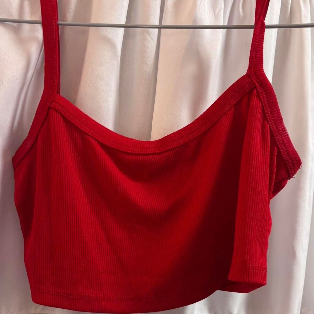 SHEIN Women's Ribbed Medium Tank Top Casual Everyday Layering Red Crop Top